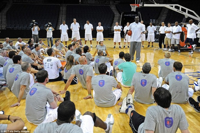 Hàng năm, những trại huấn luyện do Jordan lập ra luôn đông đúc cầu thủ đến dự. Đây là trại huấn luyện Bobcats Fantasy Camp tổ chức năm 2011, với sự tham dự của rất nhiều các cầu thủ chuyên nghiệp lẫn sinh viên tới theo học.